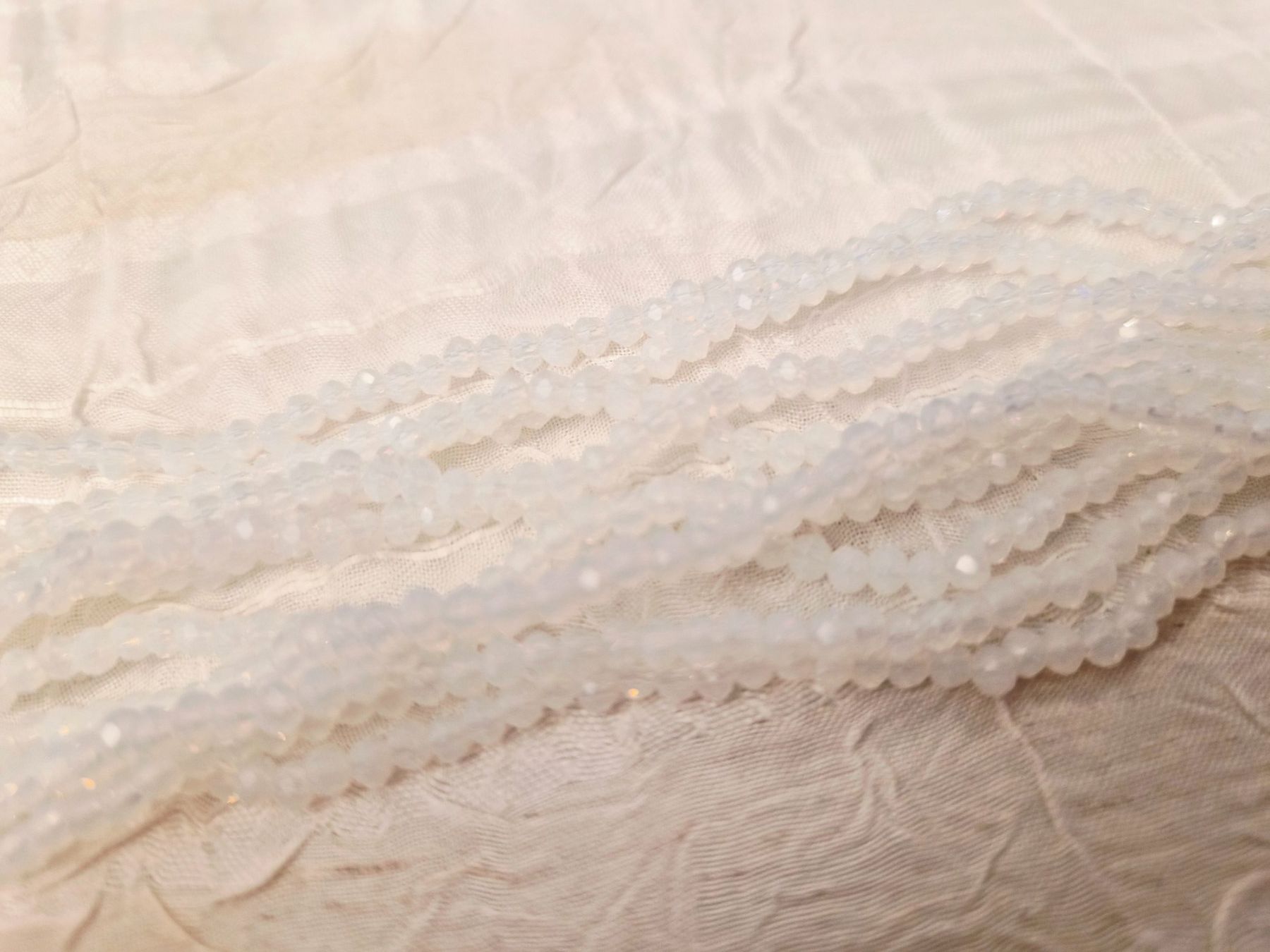 Perle (finte): Facettierte glasschliffperlen ca150stk 2x3mm white opal – Nuovo (secondo la descrizione) da Dietikon venduto da Eleda 1