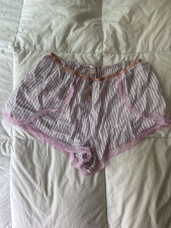 Short Victoria's Secret, rayé rose, taille M, neuf!