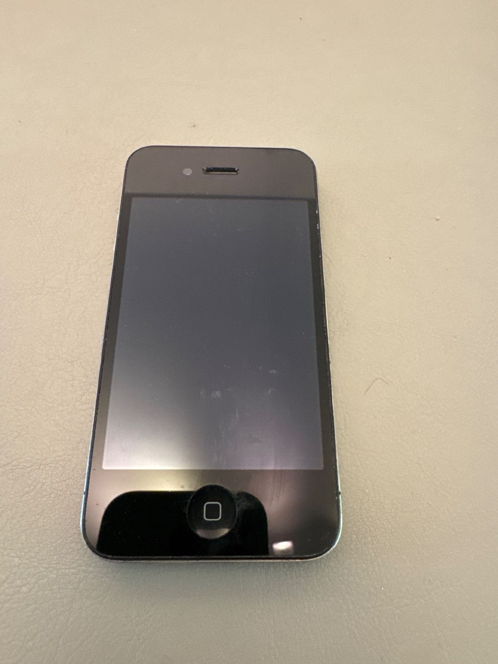 Apple Telefoni cellulari / Smartphones: iPhone 4 / 4s – Difettoso da Adliswil venduto da Busys