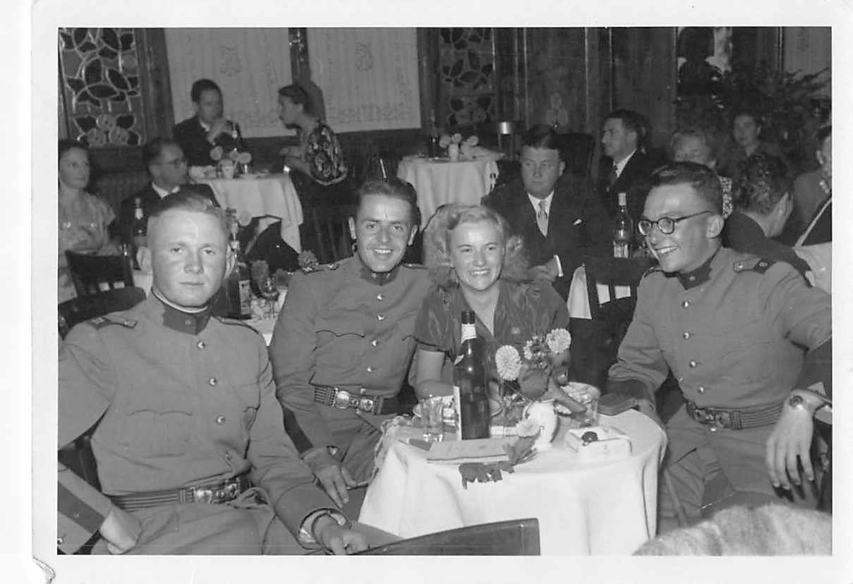 Ansichtskarten: NEU: uralte Ansichtskarte MILITÄRBALL 1945, ab 1.-- – Gebraucht aus Lufingen von SchnaeppliCorner