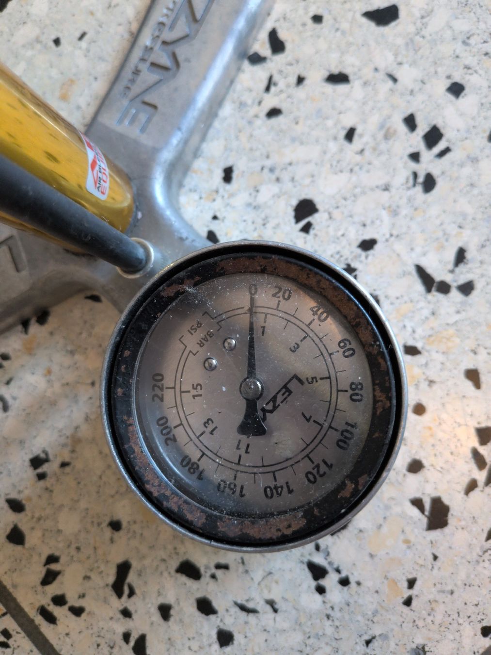 Lezyne Pompes: Fahrradpumpe Lezyne – Défectueux à Chur par ddp22bike 1