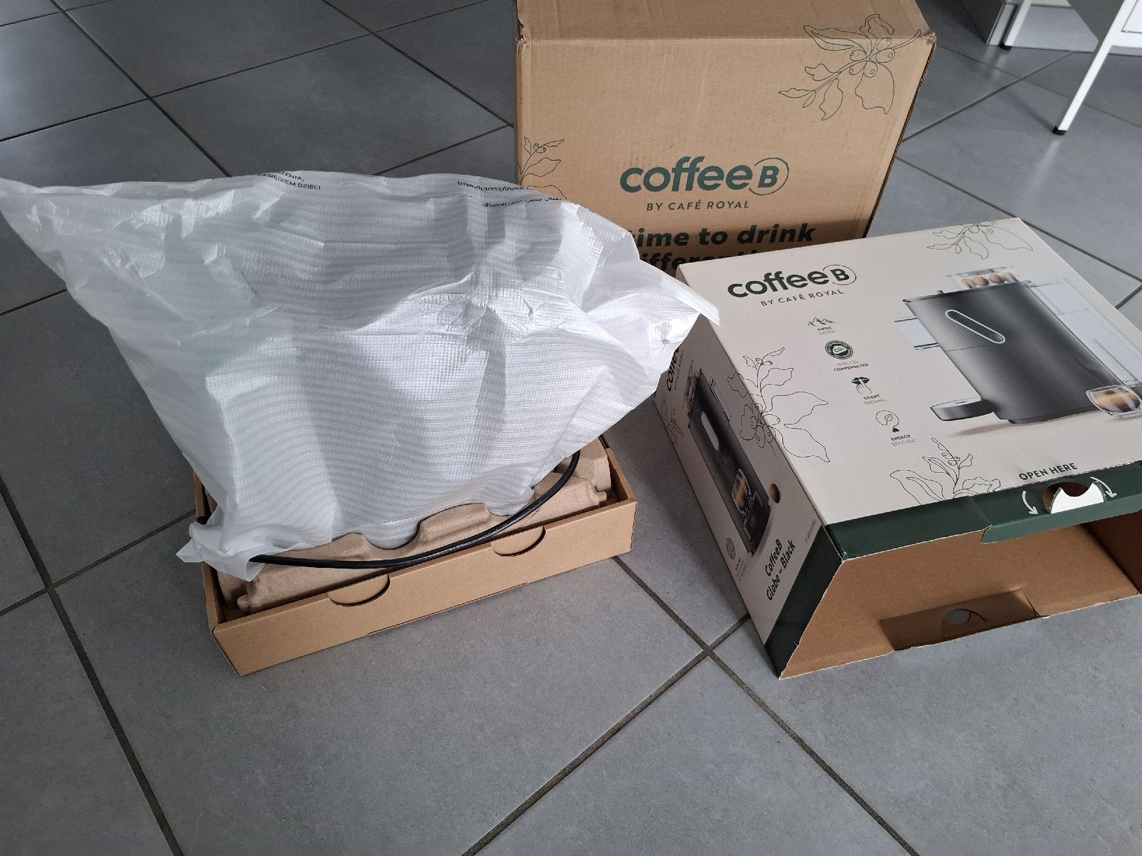 Coffee B Macchine per caffè & Macchine per espresso: Machine à café CoffeeB Globe – Nuovo e nell'imballaggio originale da Tavannes venduto da Jessica28 1