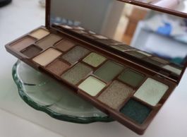 Lot de 3 palettes eyeshadow brun/vert, rouge/noir, paillette
