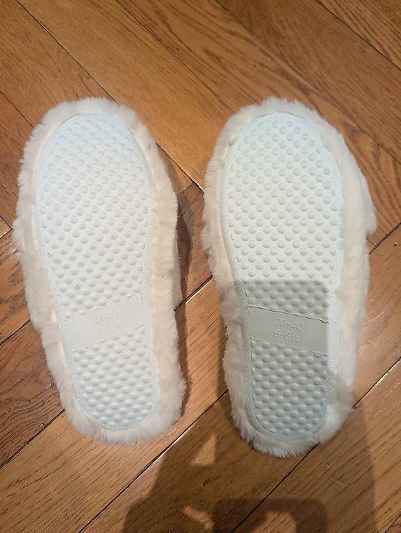 Scarpe da donna: Chausson de Noël neufs 39/40 – Nuovo (secondo la descrizione) da Chêne Bougeries venduto da guimzou 1