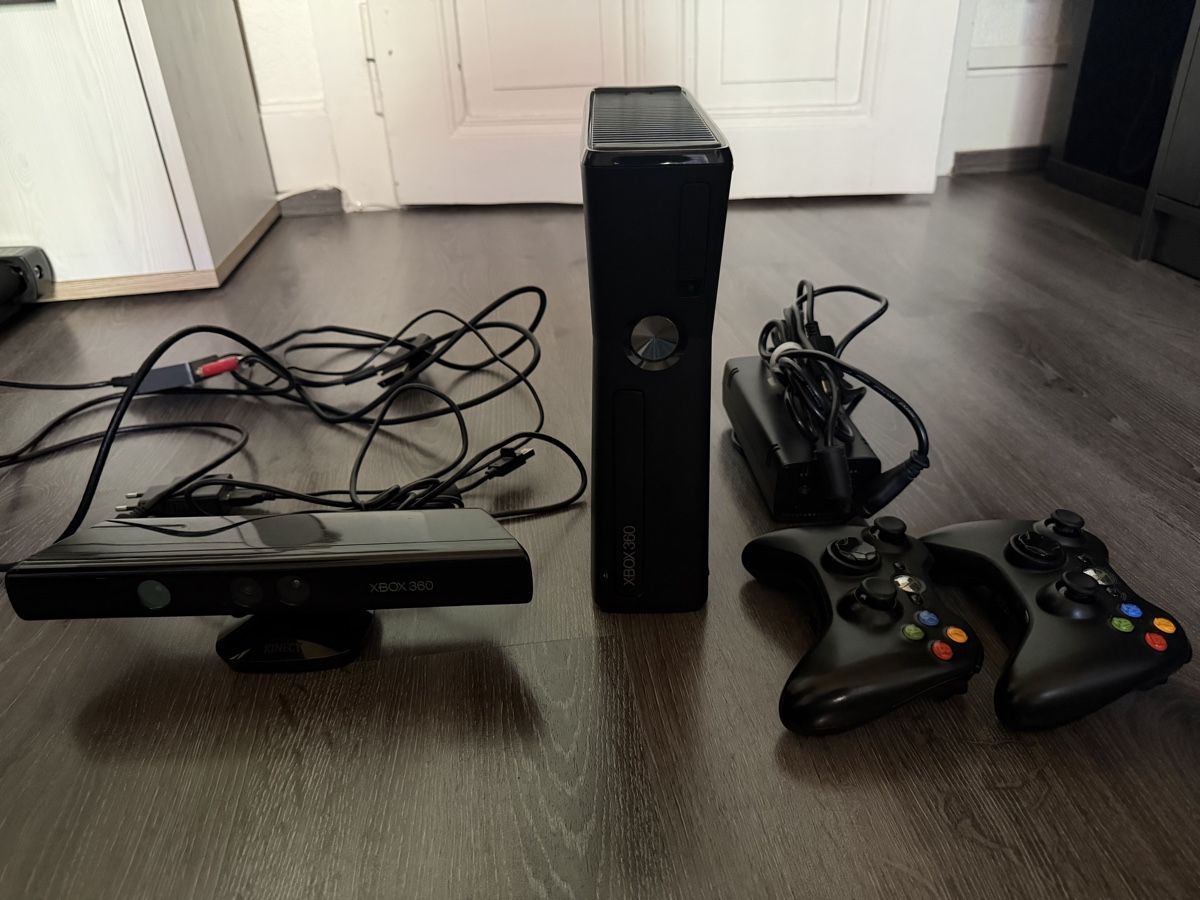 Microsoft Consoles: Xbox 360 Slim – D'occasion à La Chaux-de-Fonds par Danooouuu 1