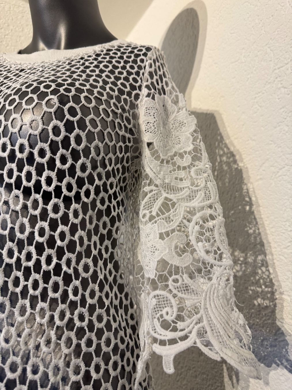 Vestiti: Kleid weiss Spitze Netzmuster Grösse M neuwertig – Usato da Frenkendorf venduto da Style365 5