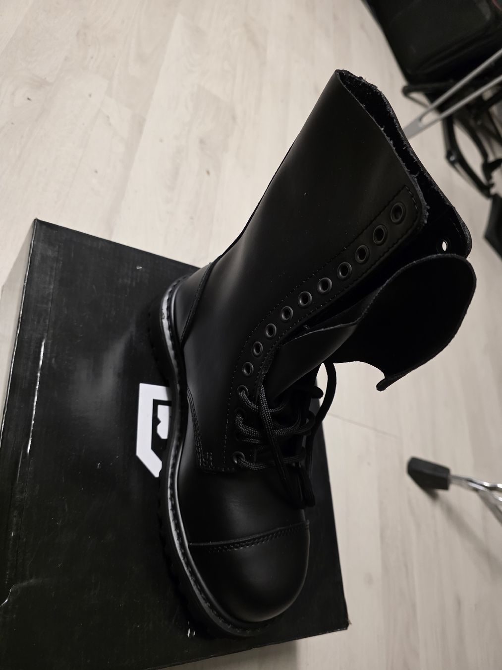 Scarpe da uomo: Brandit Springerstiefel gr 40 – Nuovo e nell'imballaggio originale da Bäriswil BE venduto da Simon_Kreativwelt 1