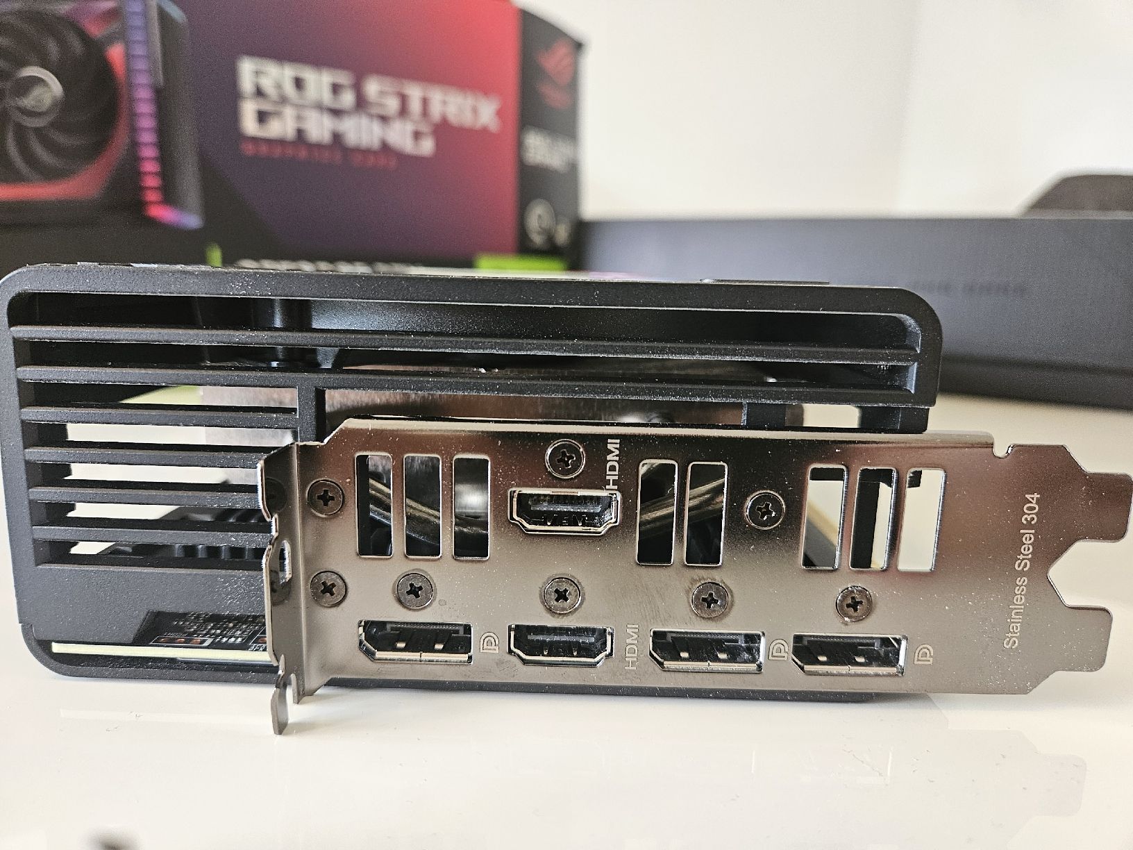 Nvidia Schede grafiche: ROG NVIDIA RTX 4070 Ti 12GB – Usato da Zürich venduto da Aliver 2