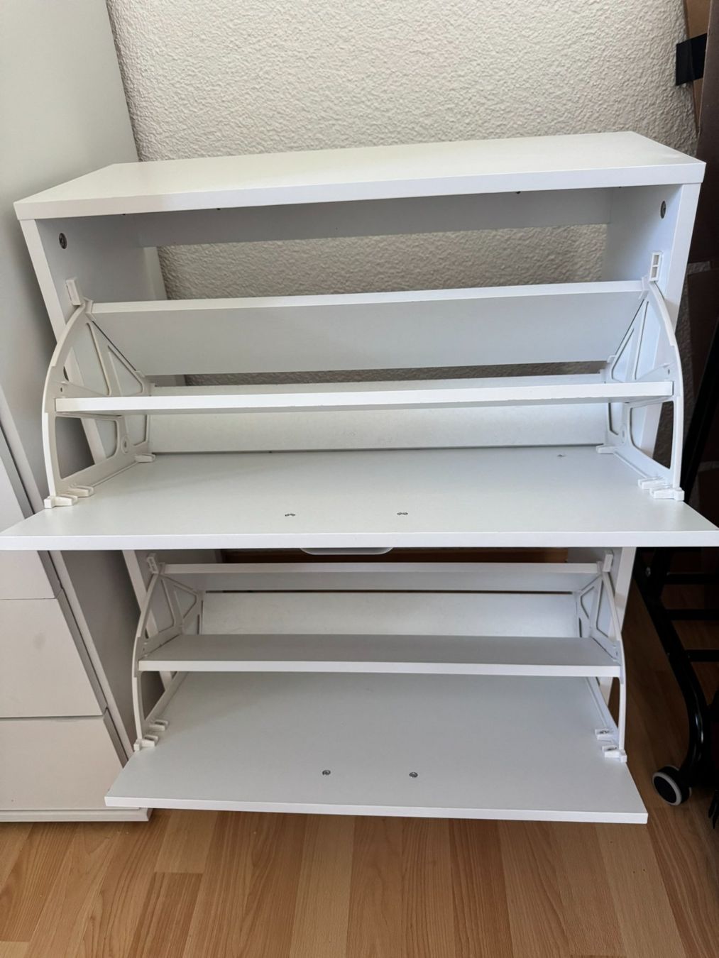 Armadi: Schuhschrank mit 2 Türen – Usato da Wangen SZ venduto da mil_z6fj 2