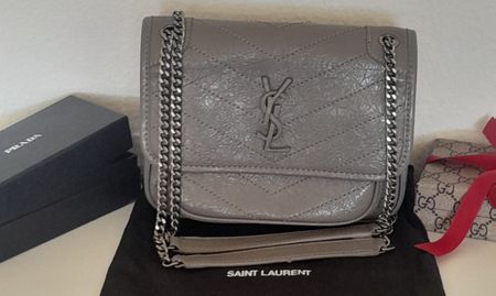 Sac Yves Saint Laurent, en cuir gris 
