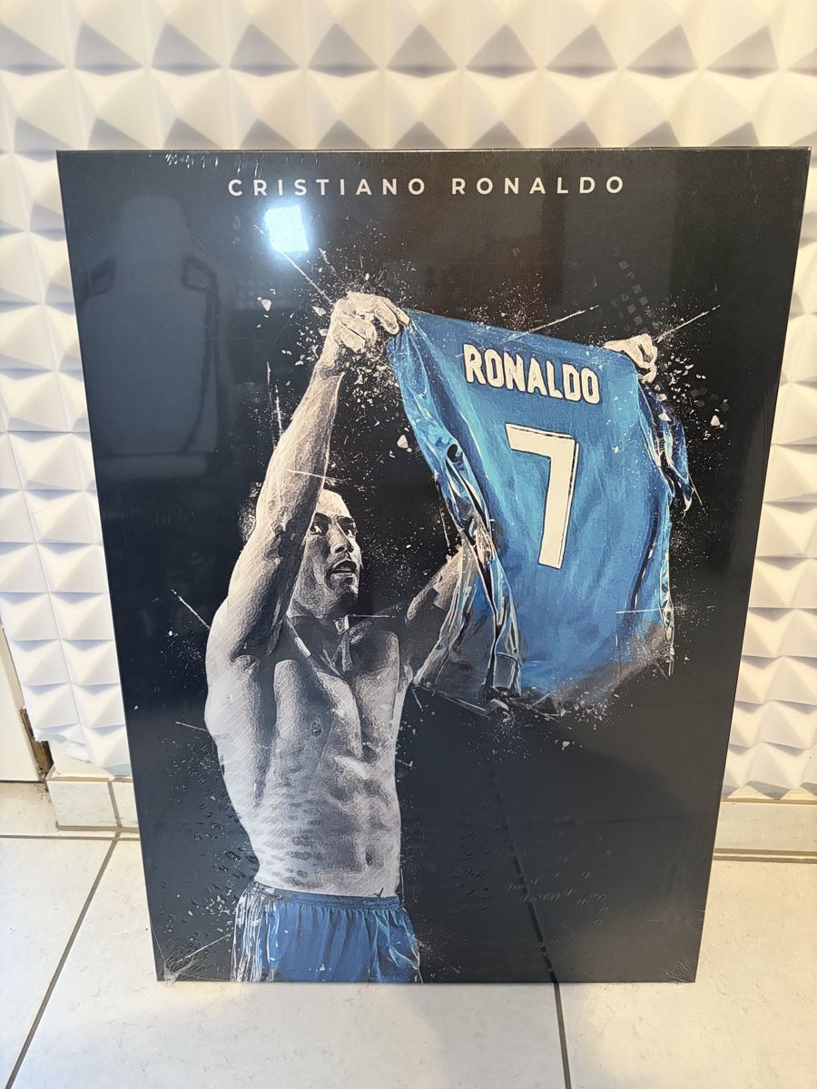 Poster & Bilder: CR 7 Displate Grösse L | NEU & OVP – Neu und originalverpackt aus Gümligen von NicolasScheidegger