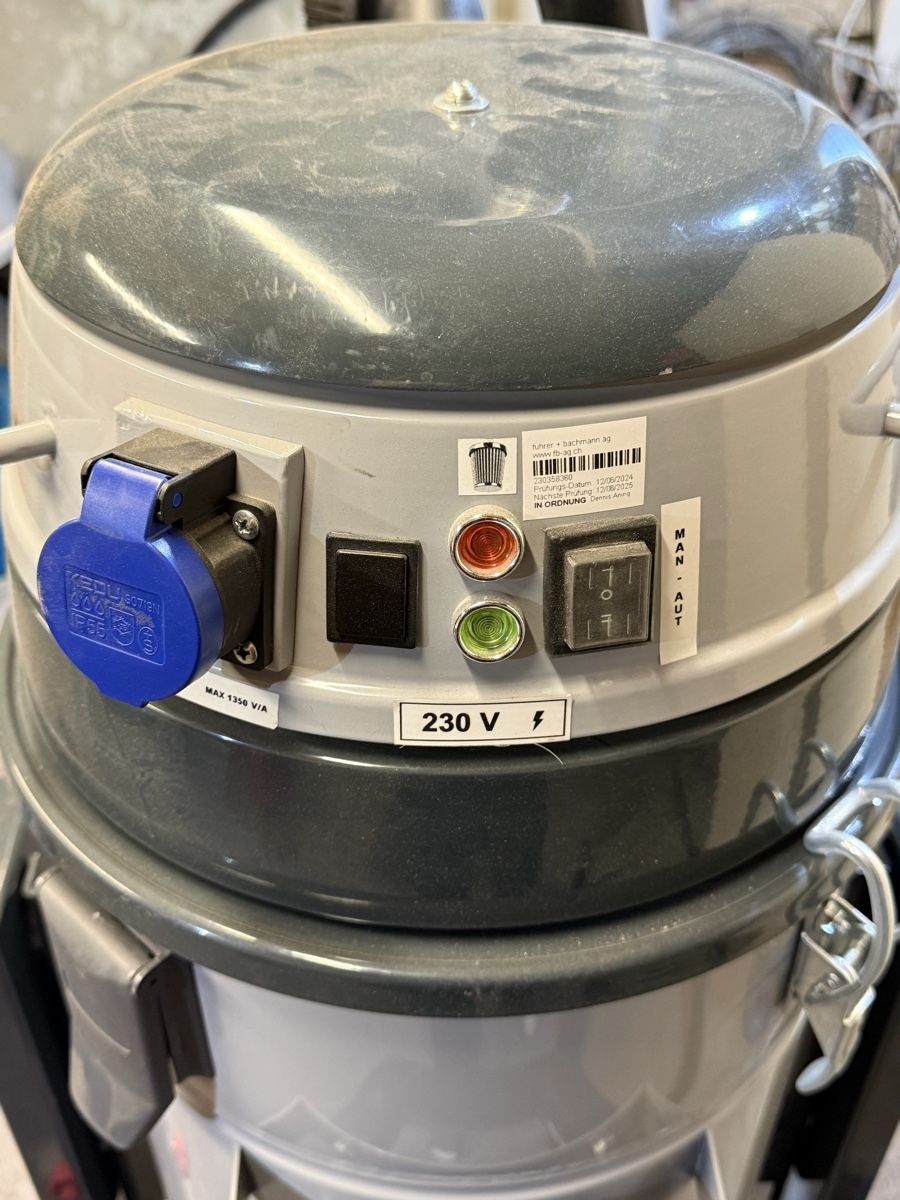 Aspirapolveri & Accessori: F+B Industrie Staubsauger VAC 202 DS – Nuovo (secondo la descrizione) da Rickenbach ZH venduto da Pyro_Iced 2