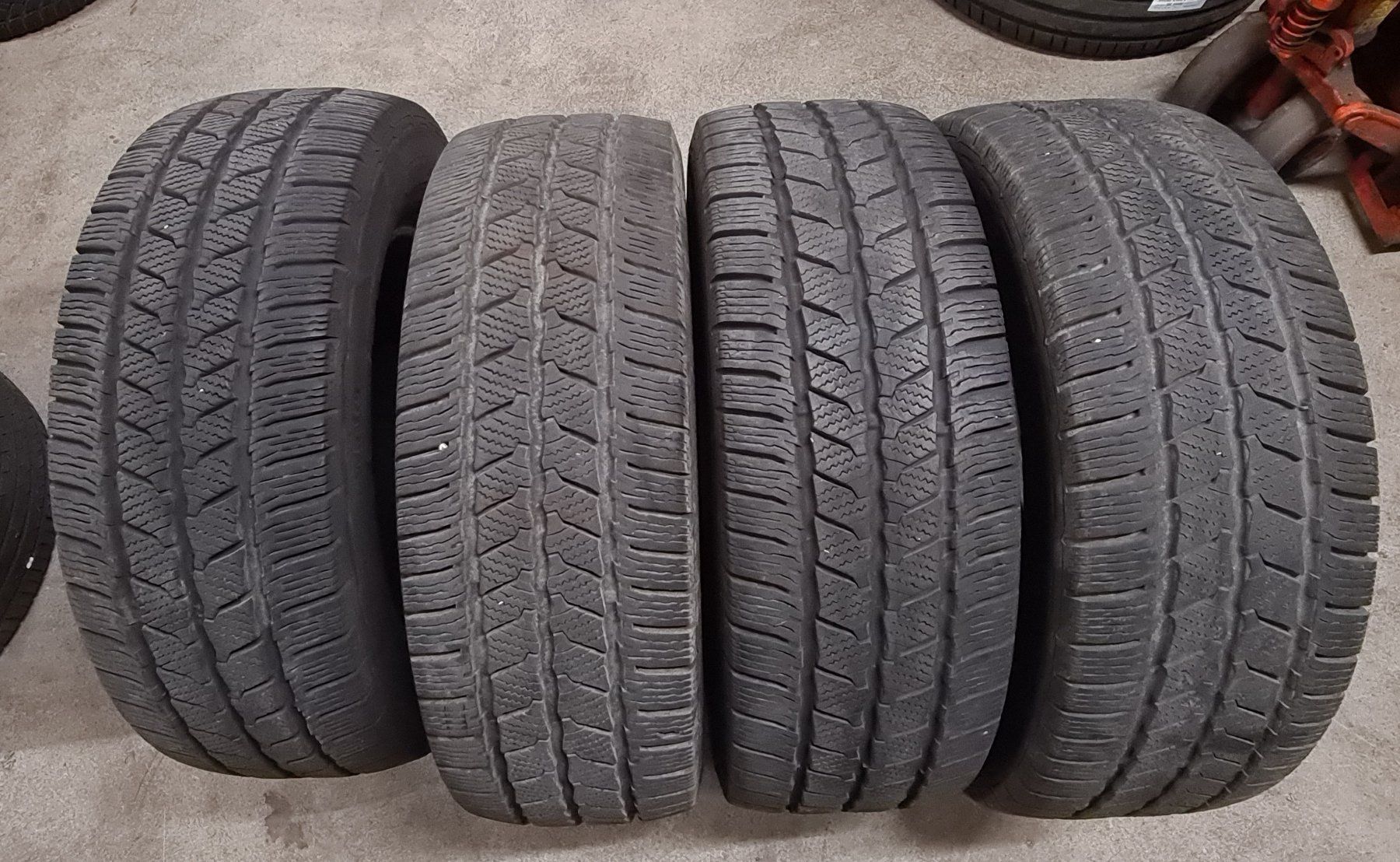 Pneumatici & Ruote complete: Vier Winterreifen 235/65R16C – Usato da Uetendorf venduto da ATA-Deals