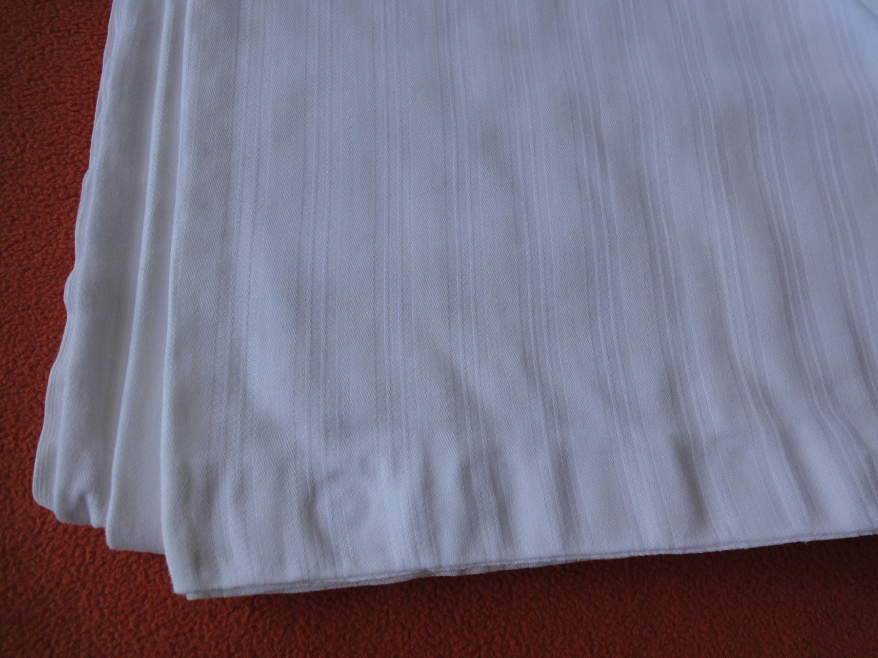 Biancheria da letto: Duvetüberzug Damast mit Bordure – Usato da Chur venduto da omonia 2