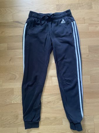 Coole Adidas Jogginghose, Grösse S, Top Zustand!