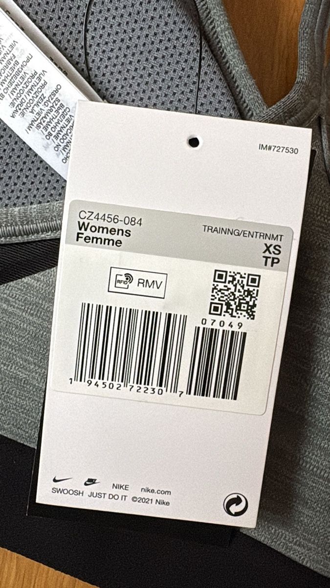 Nike Top: Sport Top Nike – Nuovo e nell'imballaggio originale da Oberentfelden venduto da Perle333 2