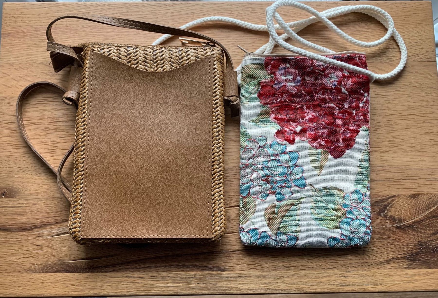 Borse da donna: 2 Handy Mobile Taschen Crossbody – Usato da Nussbaumen AG venduto da brigitebardot 2
