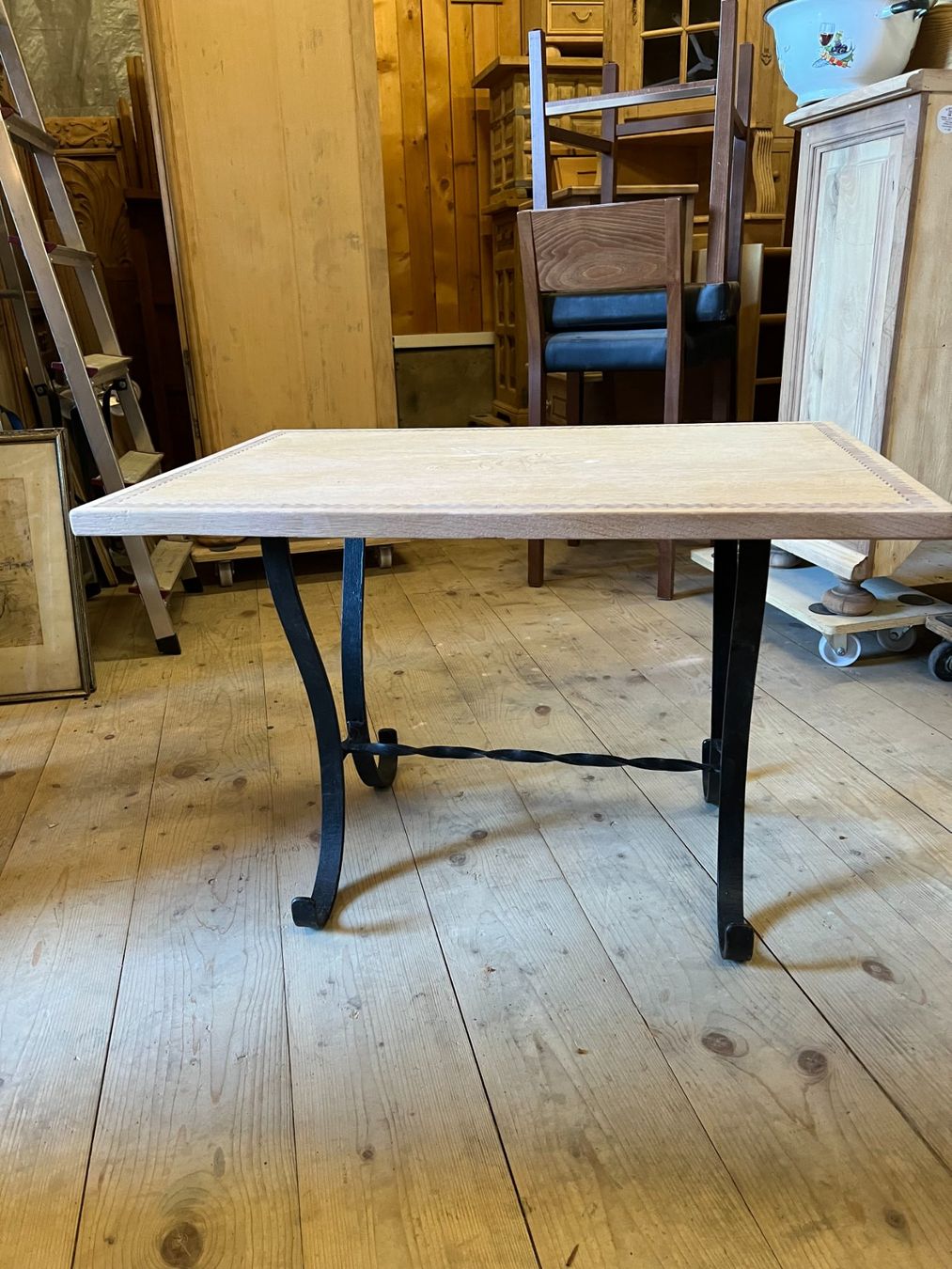 Tavoli: ART 997-J Table basse marquetée chêne sablé – Usato da Pont-La-Ville venduto da BCMGLEAL 1