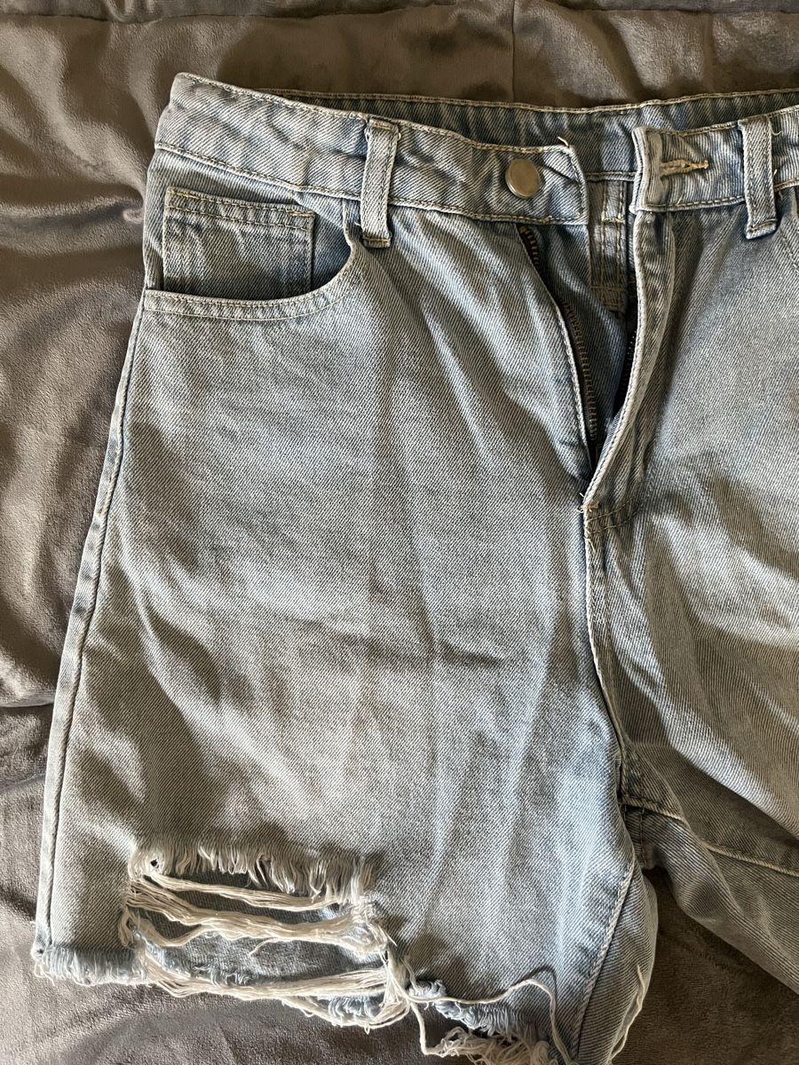Shein Hosen: Short – Gebraucht aus Montsevelier von Duna2210 1