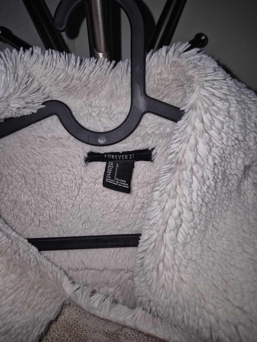 Giacche: Forever 21 Jacke mit Kunstfell – Usato da Aesch BL venduto da sar_j59l 1