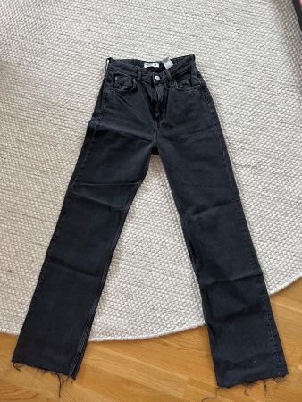 Pull&Bear Jeans, neuwertig, Grösse 36, dunkle Waschung