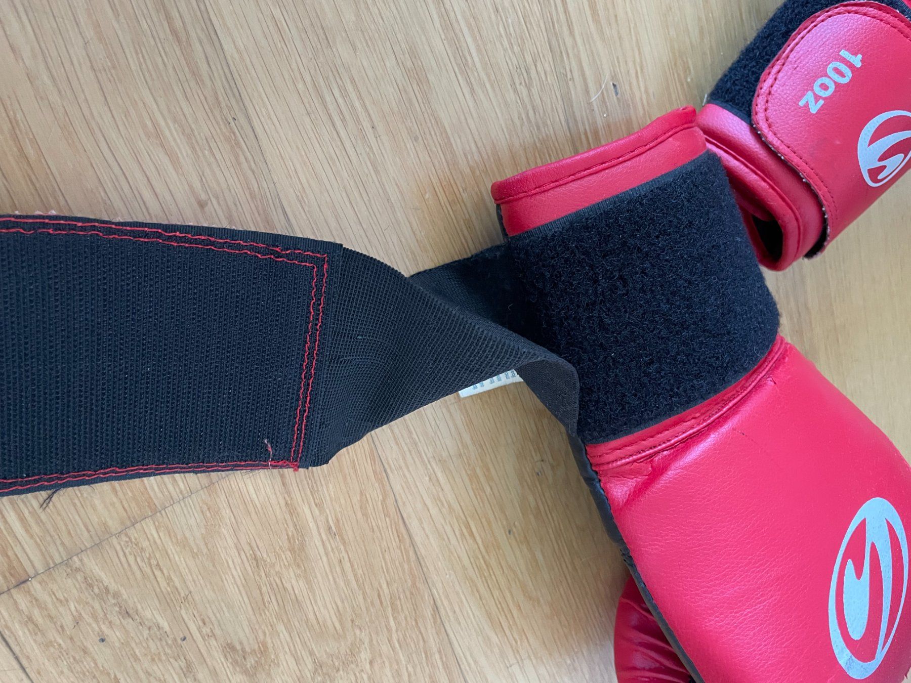 Guanti & manicotti: Gants de boxe Go Sport - Taille 10oz – Usato da Petit Lancy venduto da gil_hr6v 5
