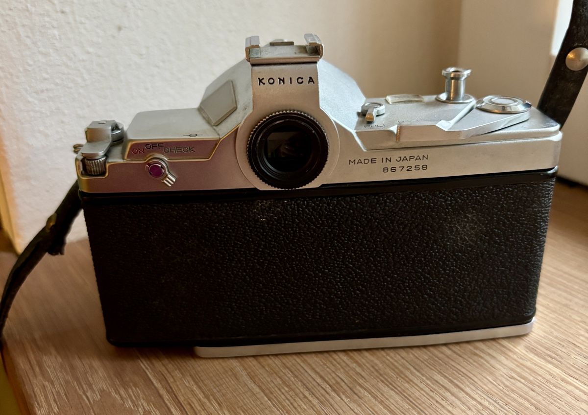 Konica Kamera: Konica Auto-Reflex Spiegelreflexkamera – Gebraucht aus Thun von Kerolein 2