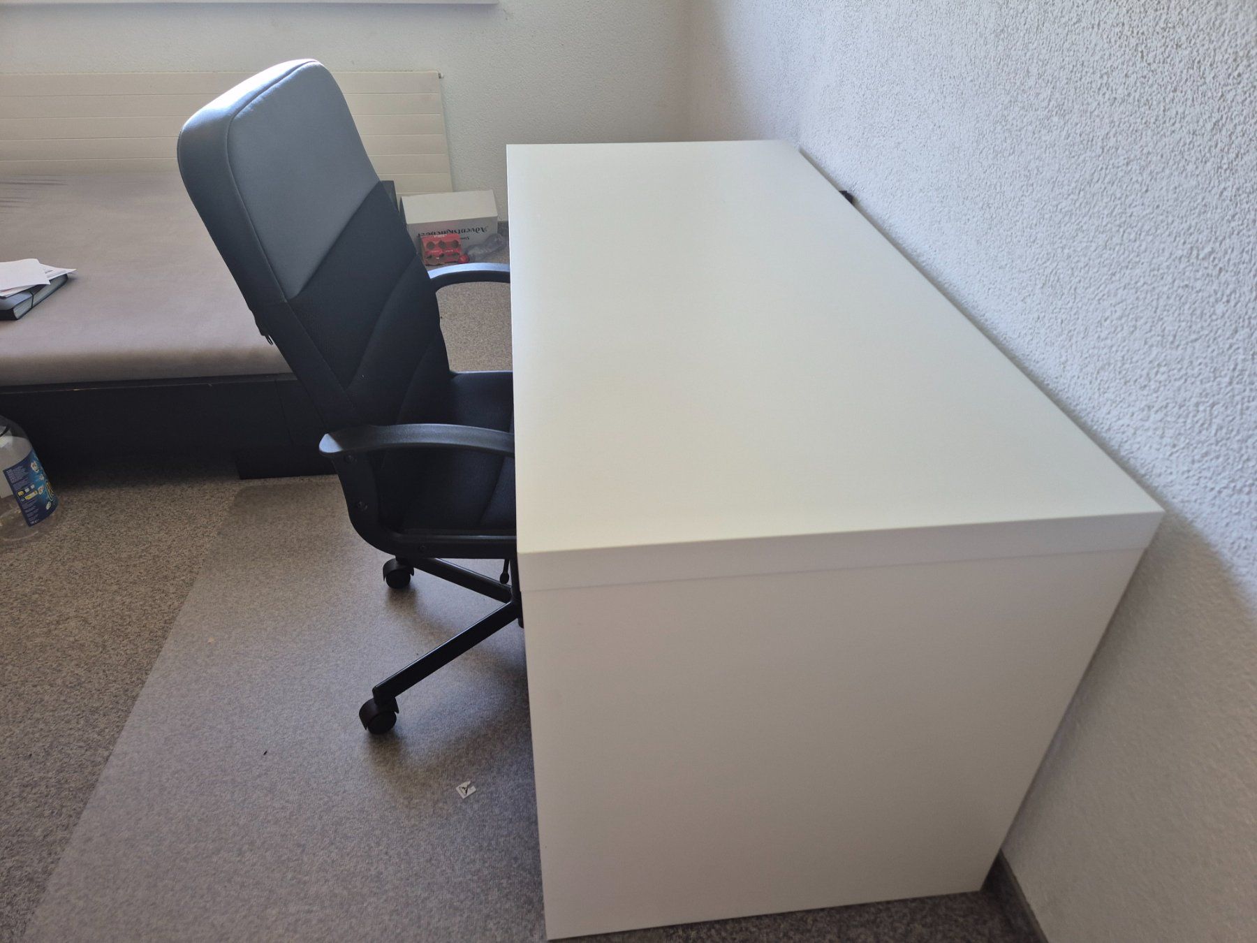 Ikea Scrivanie: Pult Ikea top Zustand – Usato da Bernhardzell venduto da deadfaabioo 3