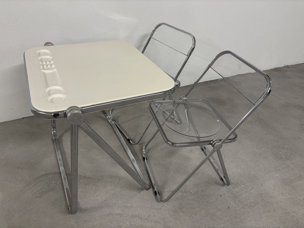 Set di tavolo e panche: 2x Plia Stuhl mit Plia Tisch – Usato da Küsnacht ZH venduto da Quiti