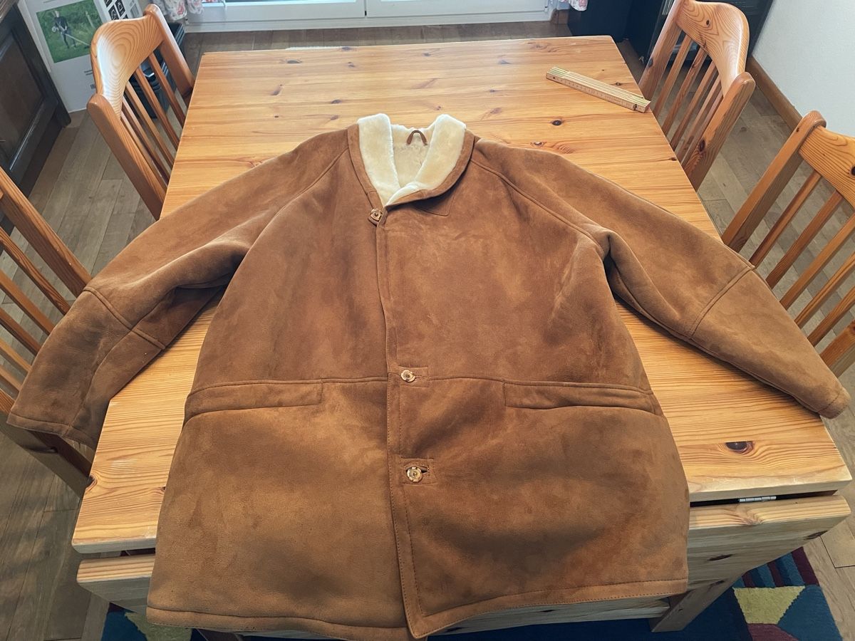 Cappotti: Wunderschöner Shearling Mantel  – Usato da Basel venduto da Garfield038