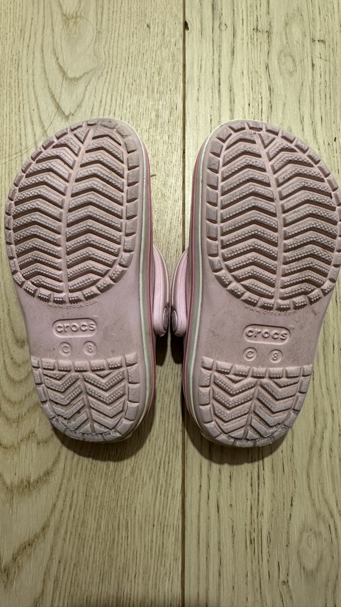 Crocs Chaussures filles: Crocs Sandals Pink Size C8 Used – D'occasion à Troinex par AnnaAbanin 3