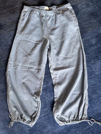H&M Stoffhose hellblau elastischer Bund Grösse M neu