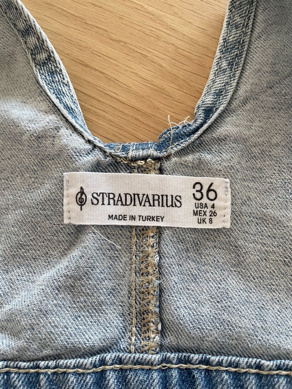 Stradivarius Pantalons: Latzhose kurz - hellblau – D'occasion à Eschenbach LU par B.L.R 2
