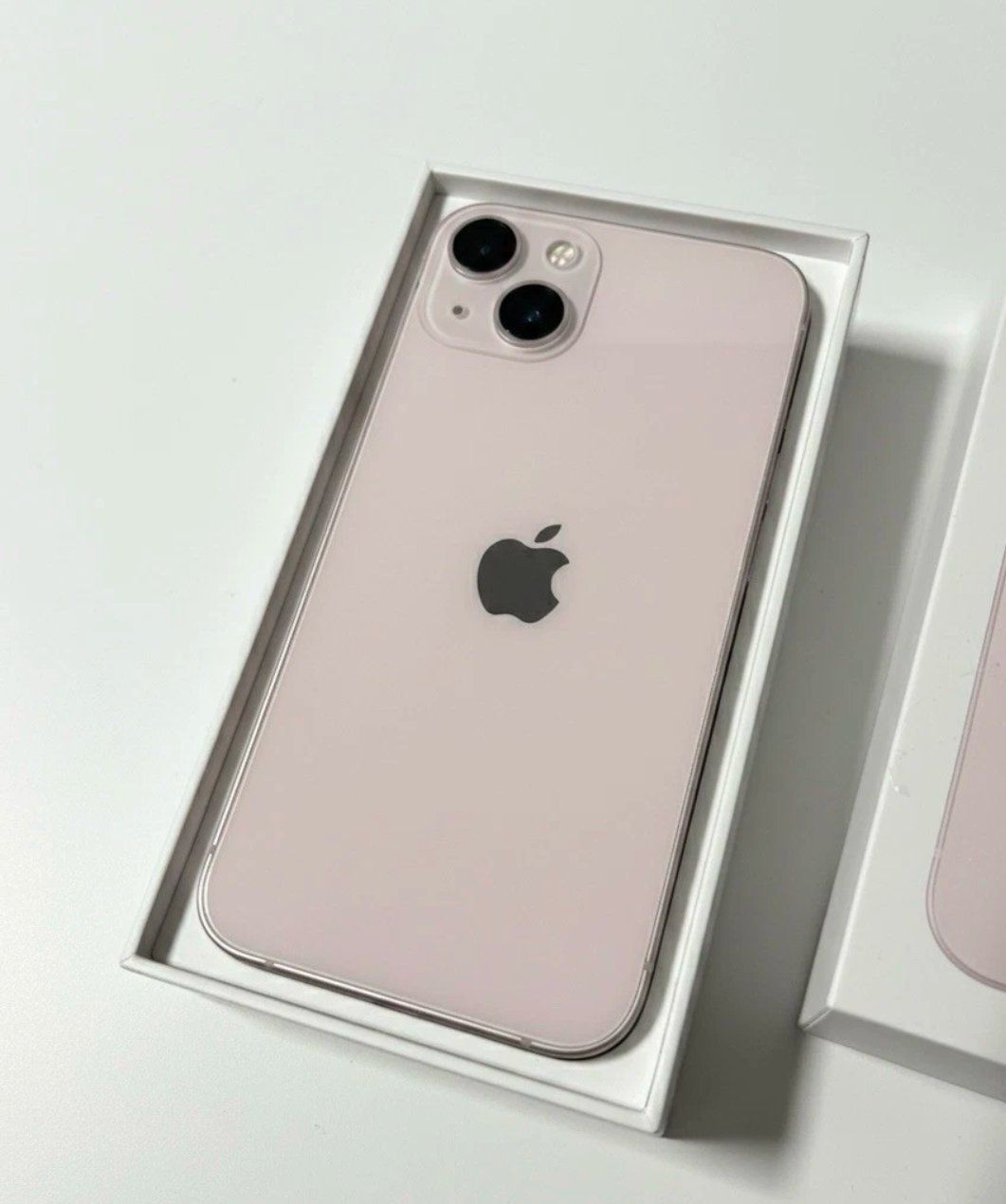 Apple Handys / Smartphones: iPhone 13 (128GB) Akku 100% – Gebraucht aus Luzern von Waince786