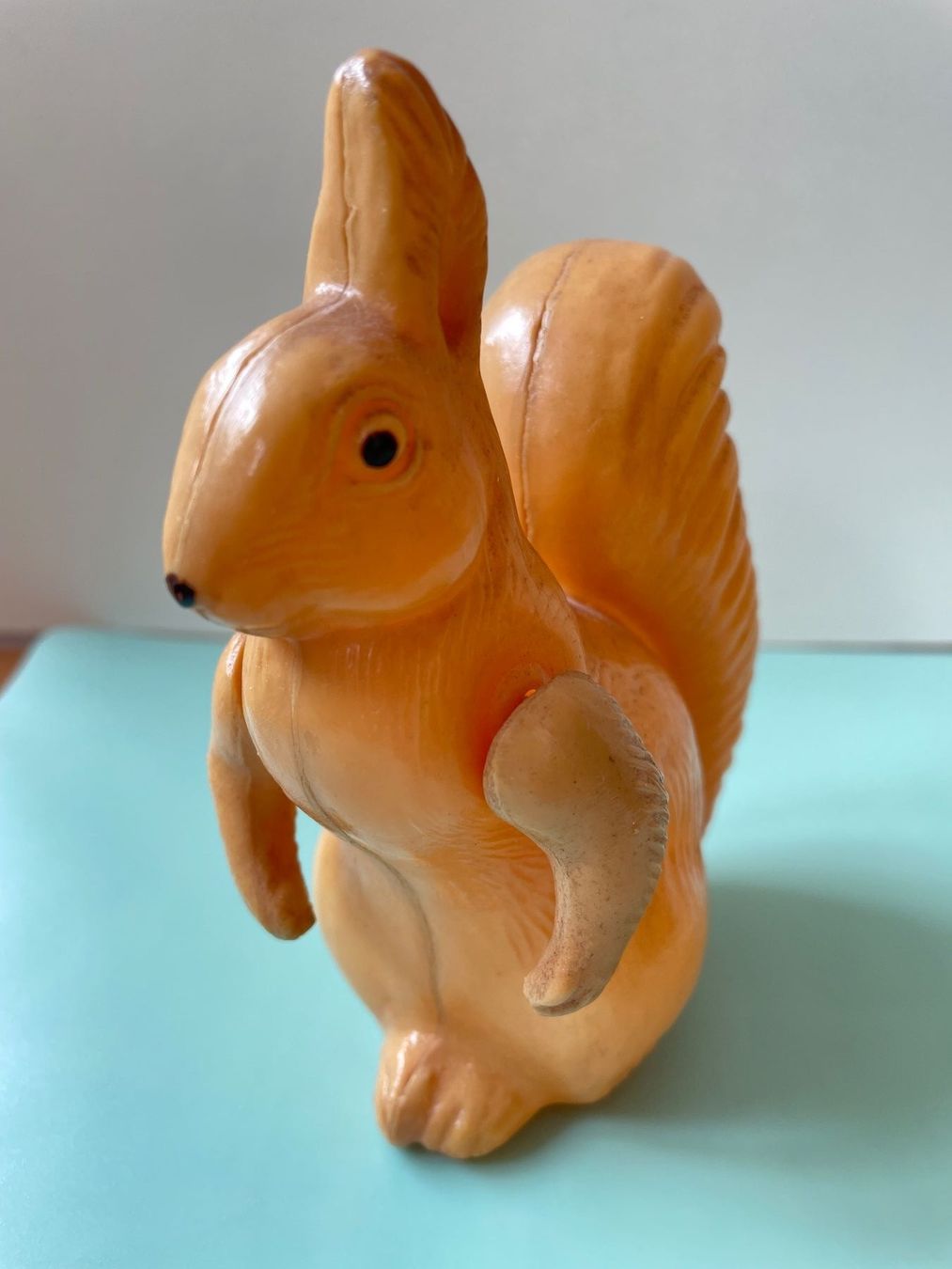 Statuette: Vintage Celluloid Tier Eichhörnchen bewegliche Arme 13 cm – Usato da Gossau SG venduto da entwederoder 3