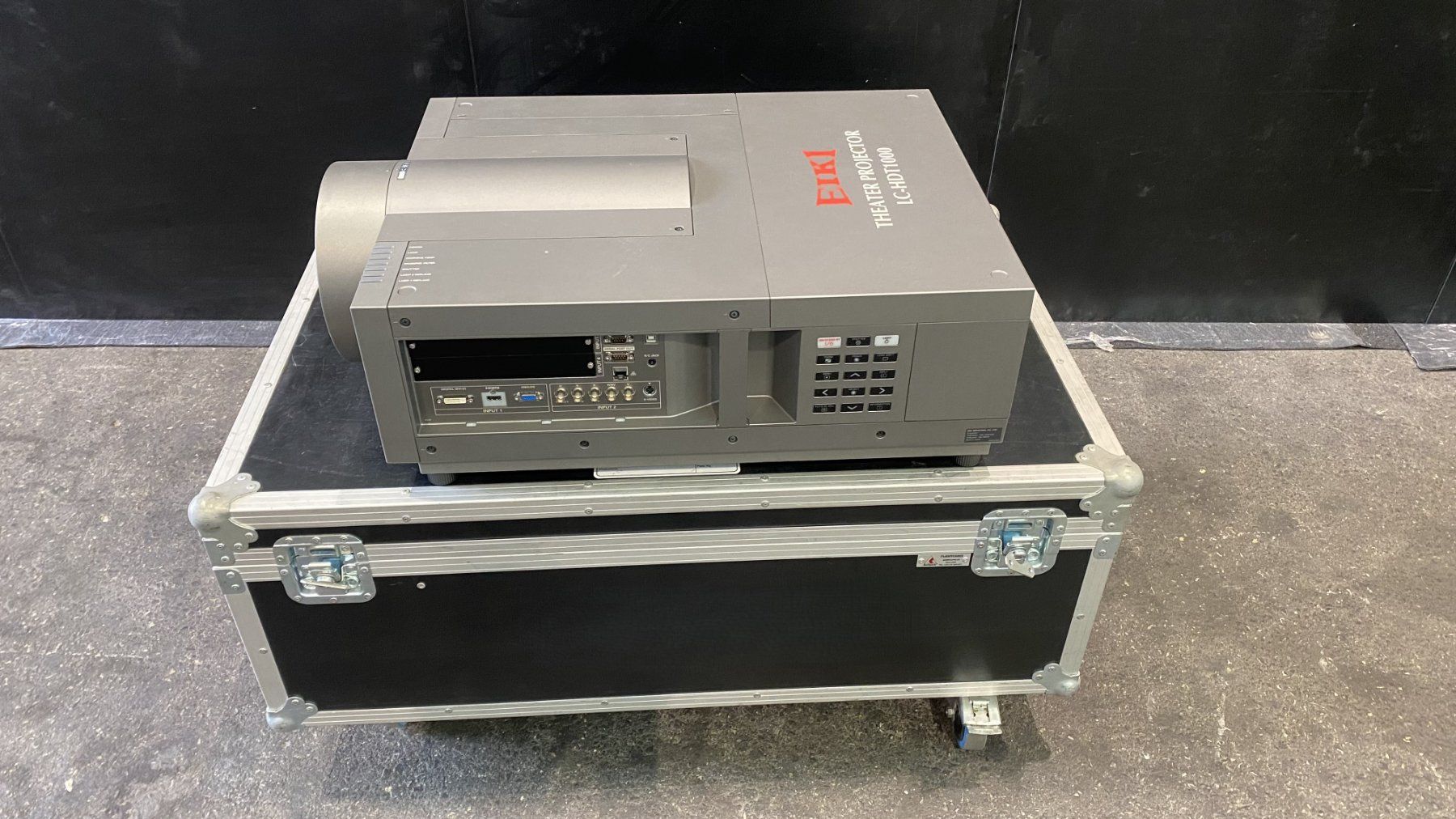 Eiki Proiettori: Vendo Proiettore professionale EIKI LC-HDT1000 – Usato da Stabio venduto da Angelini01 2