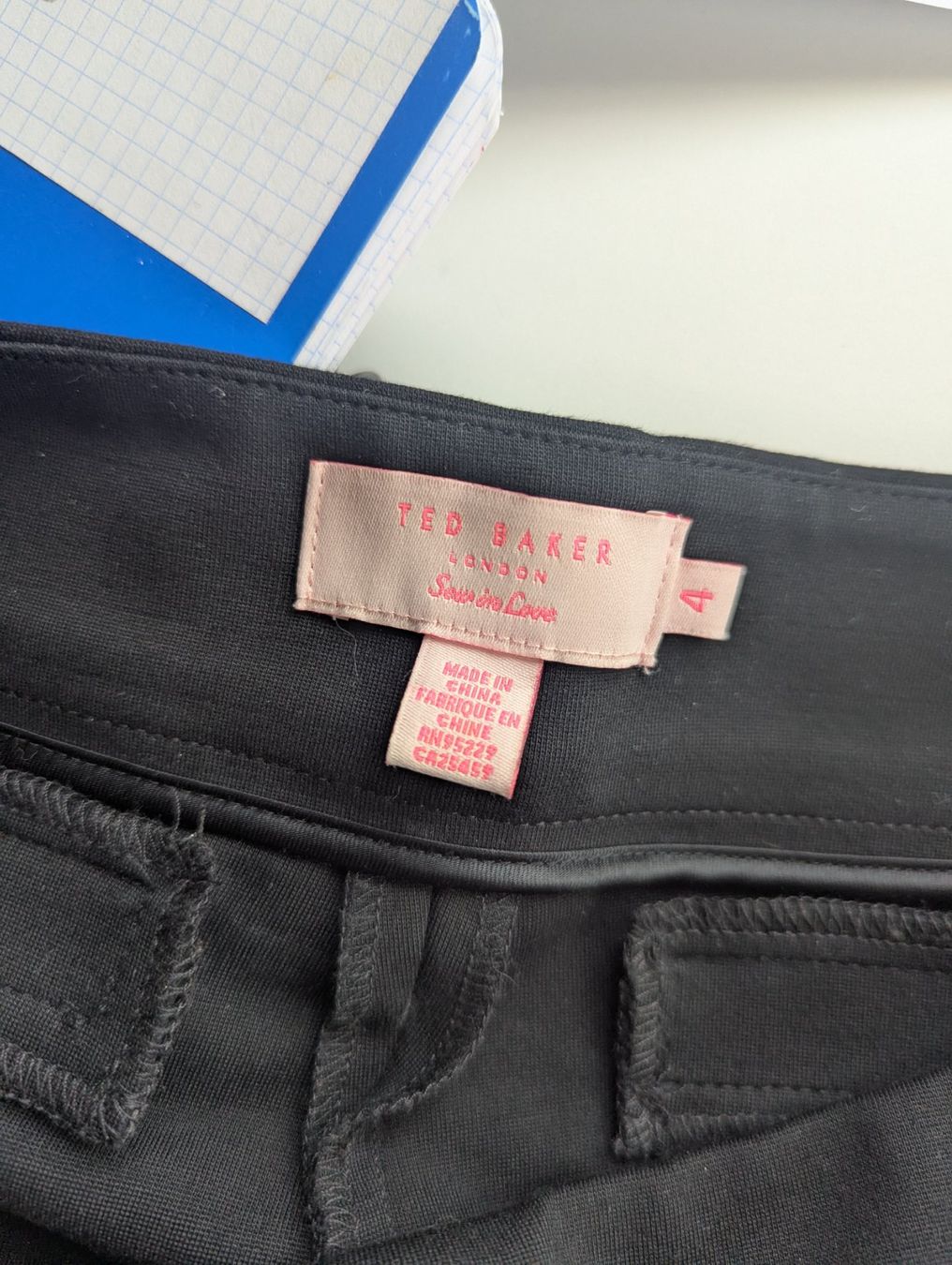 Ted Baker Pantaloni: Ted Baker Leder Hose Gr. L – Usato da Zollikon venduto da Mikifare 2