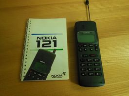 Téléphone Nokia 121 avec manuel, bon état
