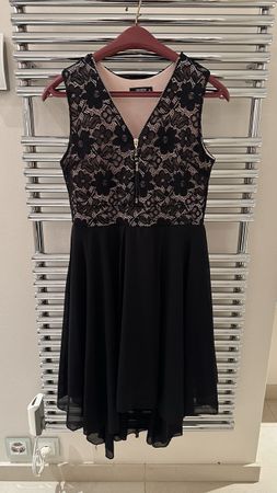 Colloseum collection Kleid Grösse M spitze