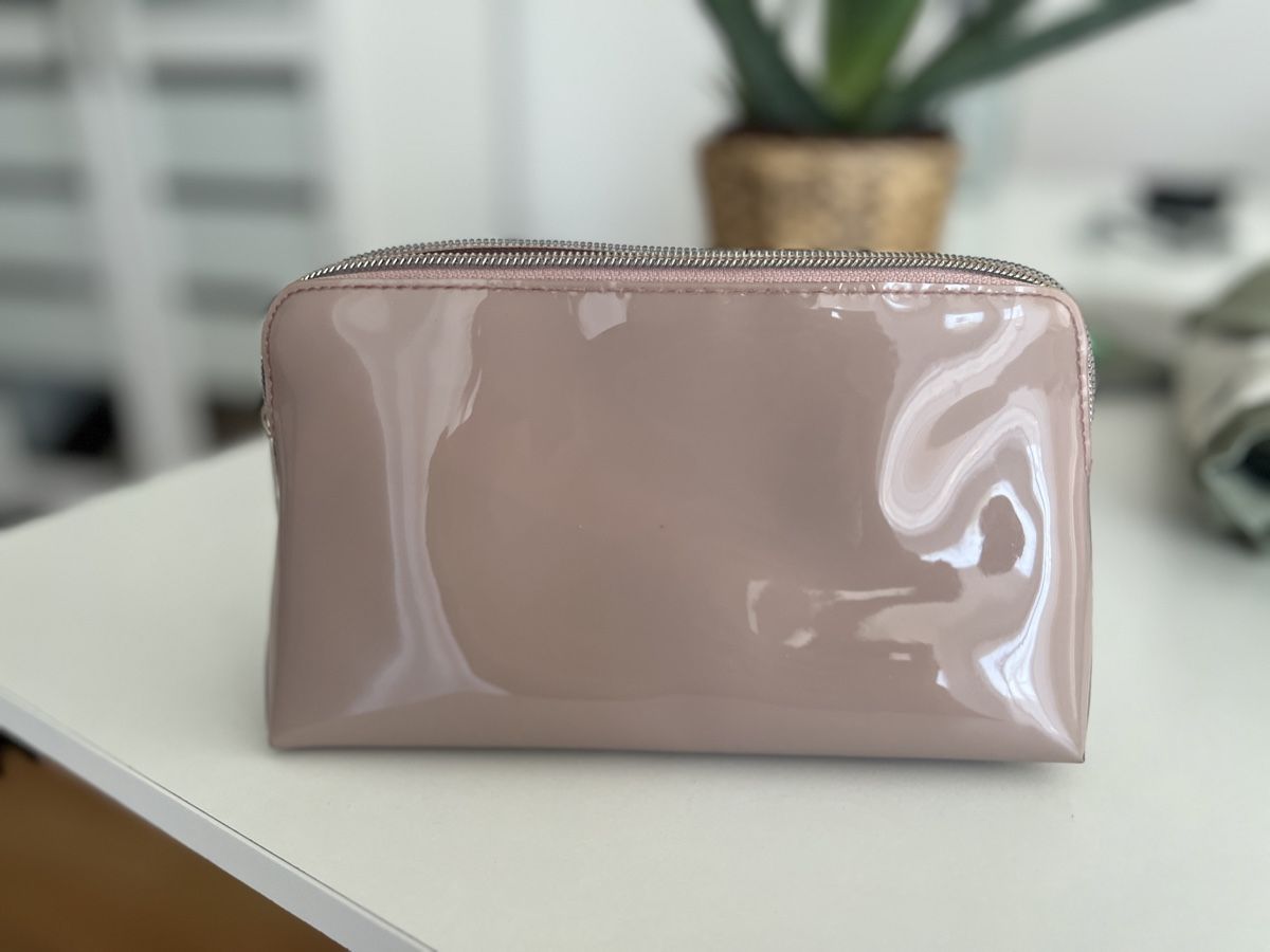 Kosmetikkoffer: Ted Baker Kosmetiktasche Lack Rosa Schleife – Gebraucht aus Ebikon von her_82yr 1