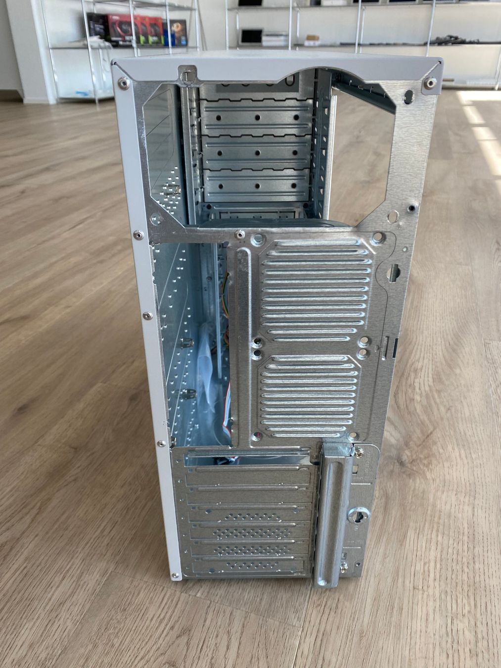 Custodie: Retro PC Sleeper Gehäuse ATX NOS Beige Hellblau mit 300W PSU – Nuovo (secondo la descrizione) da Wetzikon ZH venduto da BackToRetro 3
