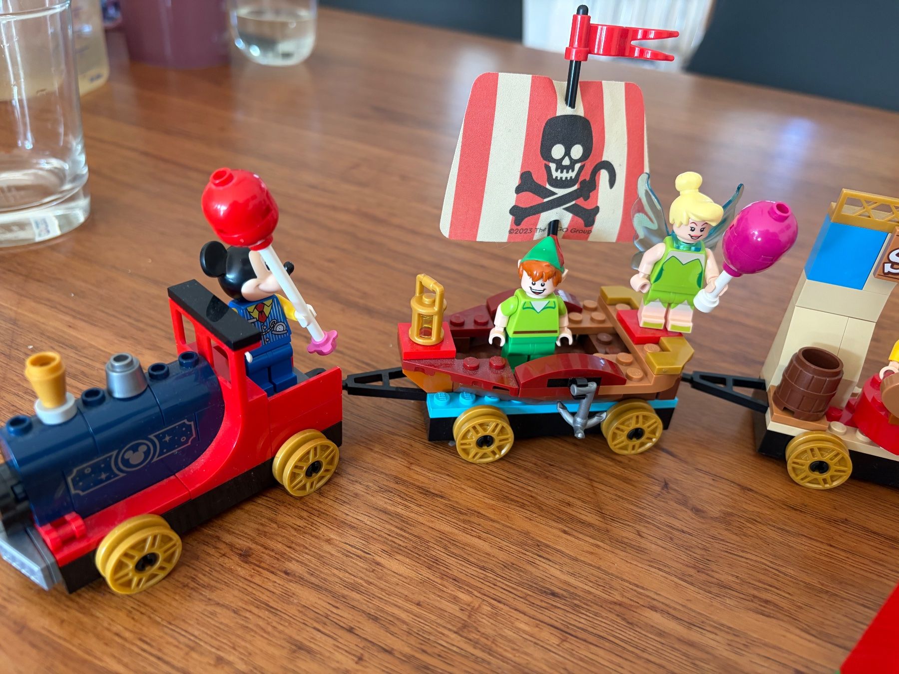 Lego Kit di costruzioni: Lego: Disneys Geburtstagszug – Usato da Grüningen venduto da rueegg.seraina 1