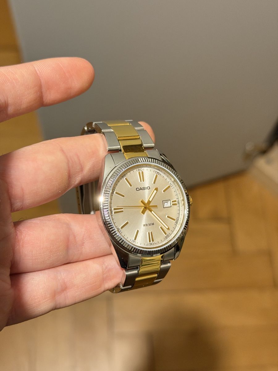 Casio Uhren: Casio Quartz Uhr – Neu (gemäss Beschreibung) aus Basel von syxcv