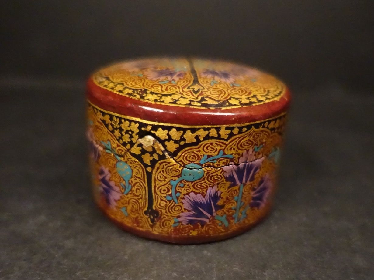 Contenitori & Simili: Indische Dose, handbemalt mit echter Goldfarbe – Usato da Russikon venduto da Eulenfeder 1