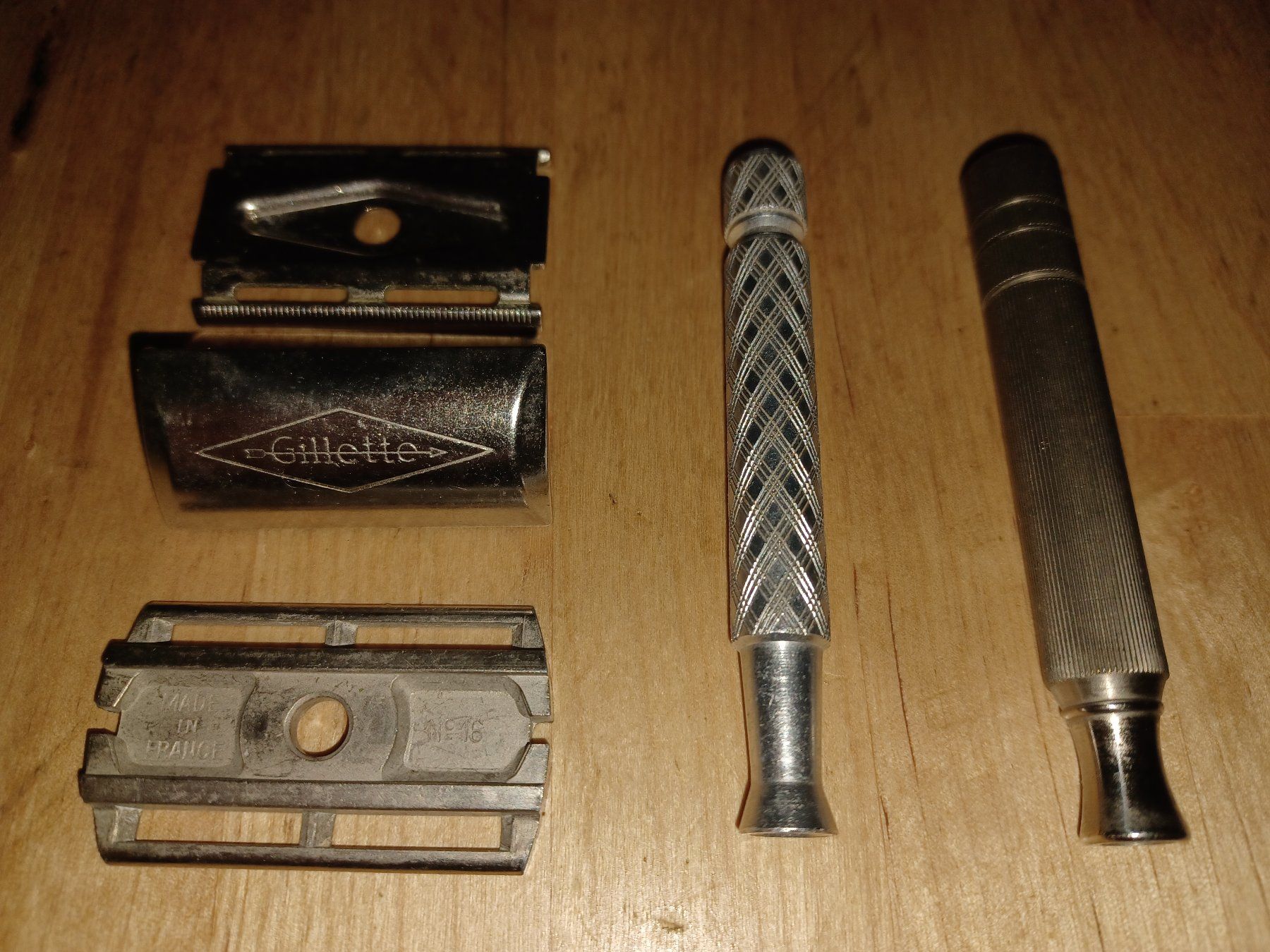 Gillette Rasierapparate & Rasierklingen: Gilette Rasierer, Antik – Gebraucht aus Linthal von Luther 1