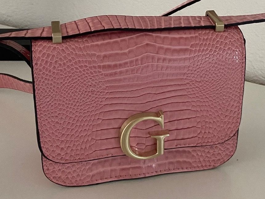 Guess Borse da donna: NEU: Umhängetasche Guess – Nuovo (secondo la descrizione) da Bülach venduto da kittygismo