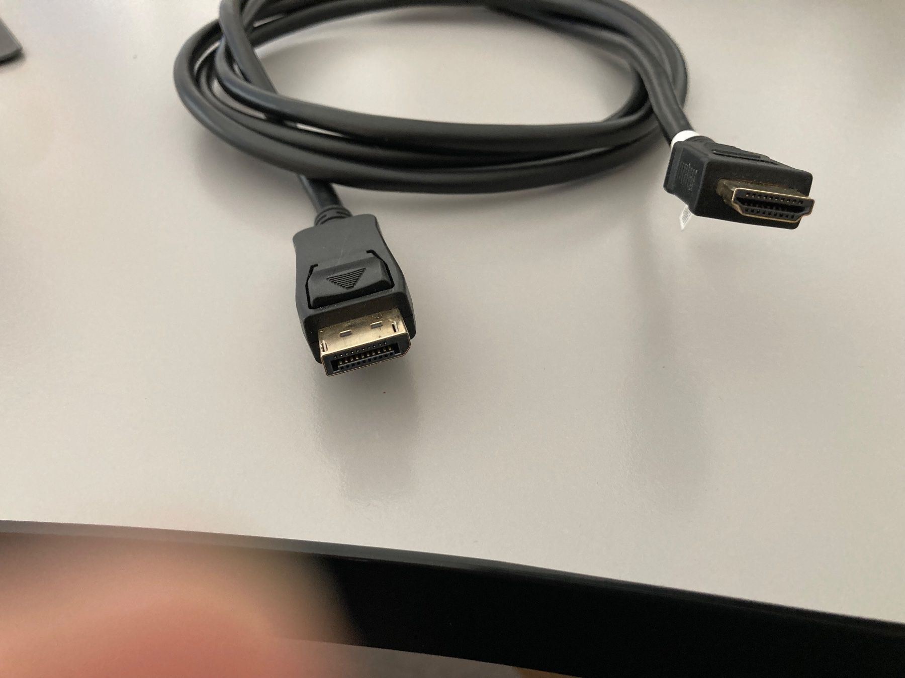 Cavi: HDMI - DisplayPort Kabel (2m) – Usato da Hochdorf venduto da Obladi