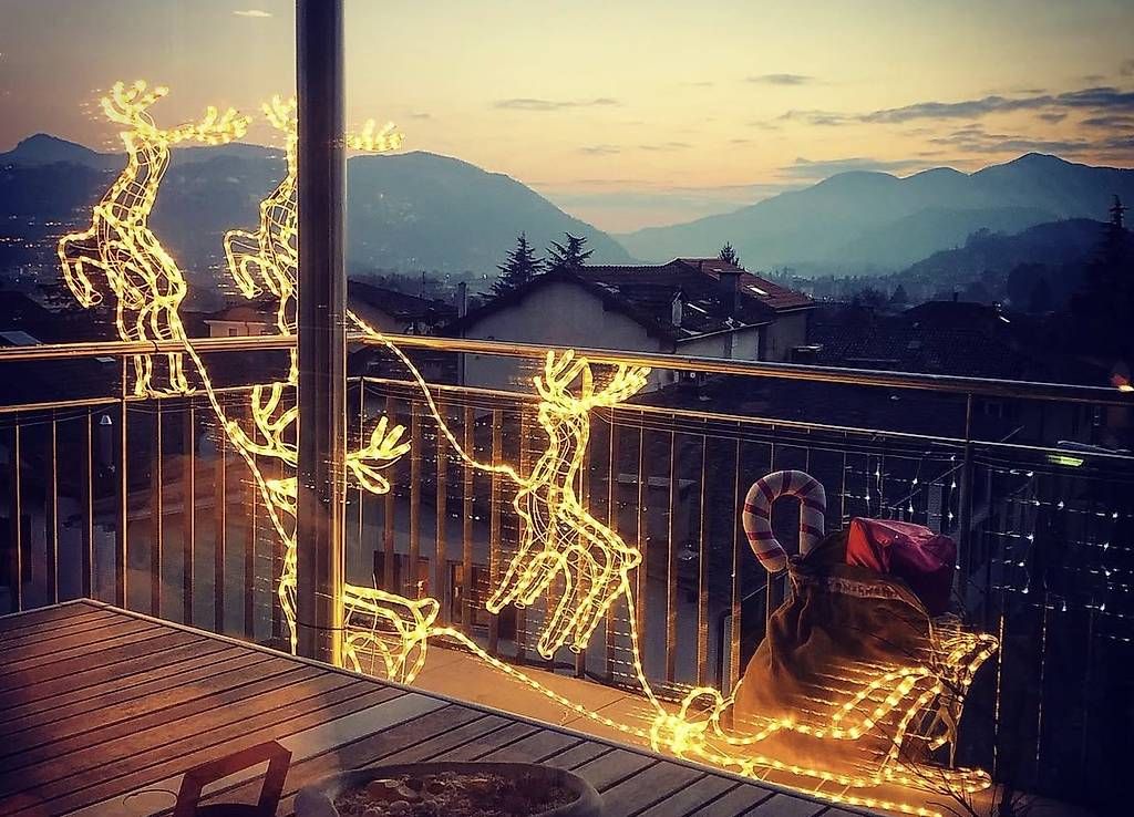 Tutte le decorazioni: Renne con slitta illuminarie – Usato da Bioggio venduto da vir_5b6b