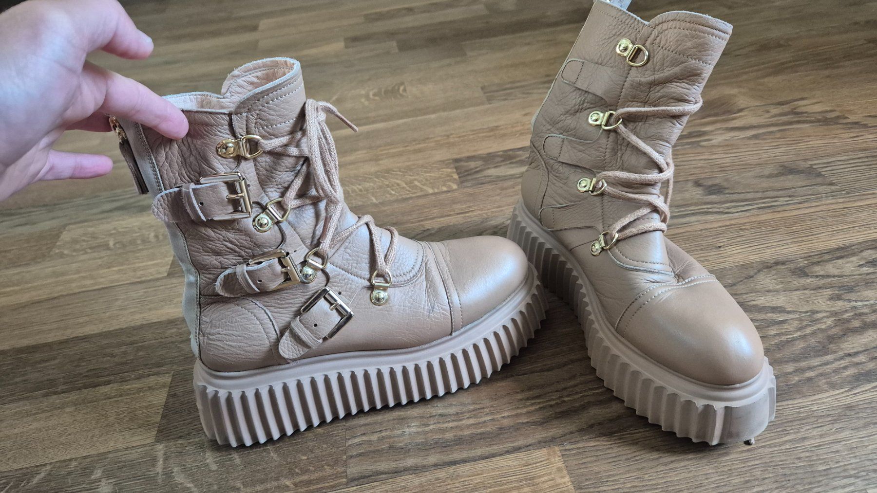 AGL Chaussures femmes: AGL Combat boots size 37.5 – D'occasion à Zürich par monadiederich 2