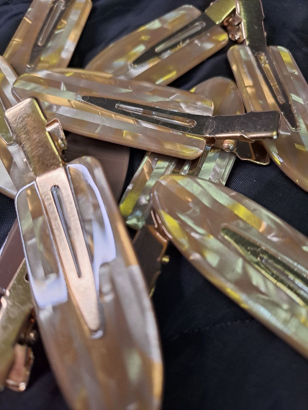 Haarschmuck: 10 Haarklammern braun Perlmutfarbe – Neu (gemäss Beschreibung) aus Uznach von Walaylatiere 2